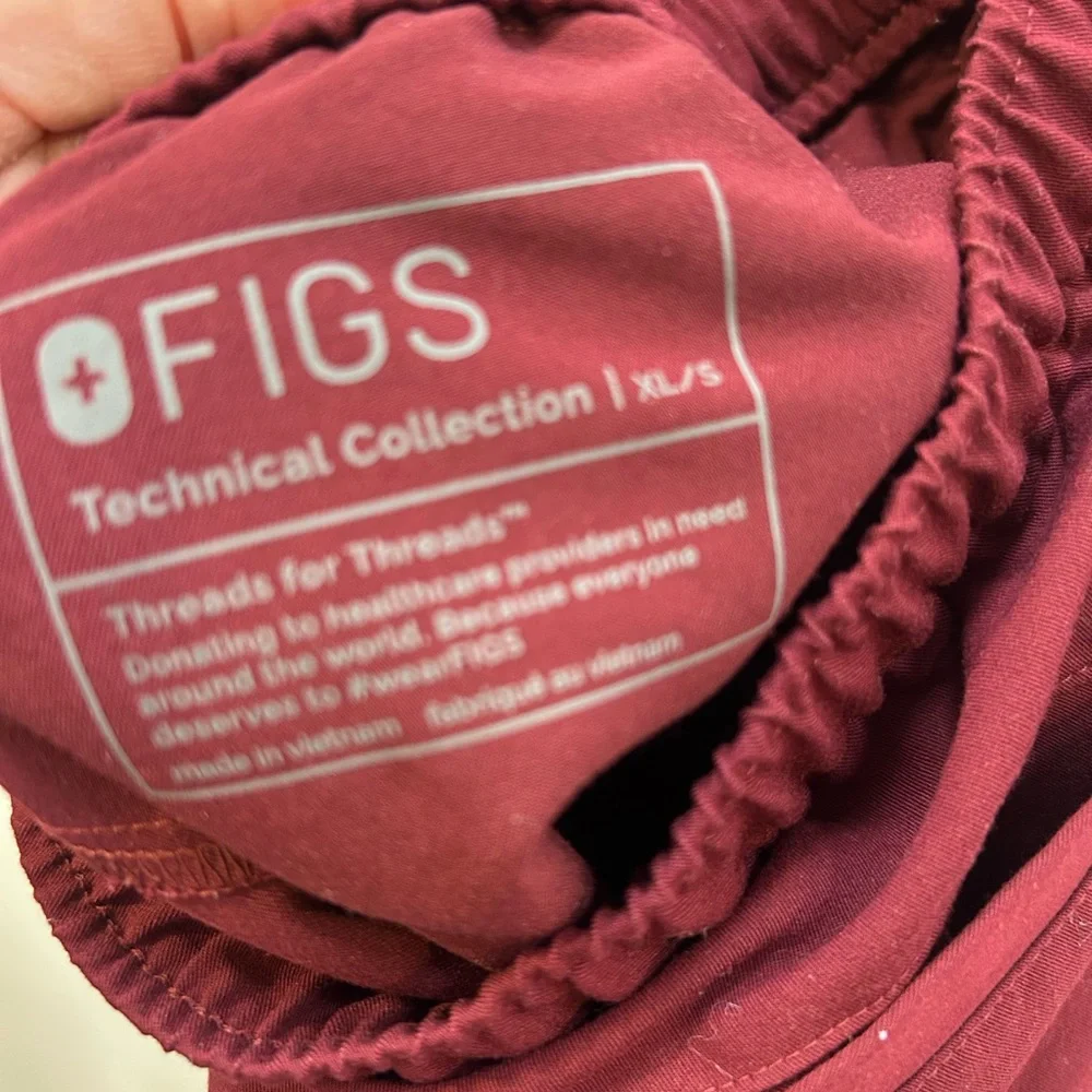 Figs Scrubs Maroon Jogger Pants XL short